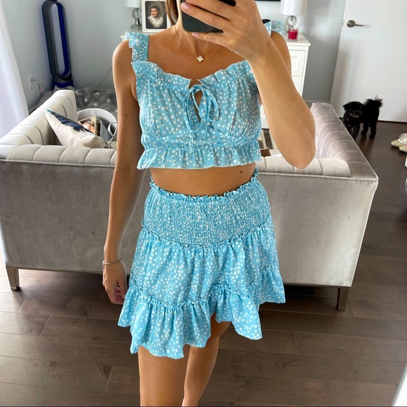 Dresses & Skirts - Skirt and crop set.